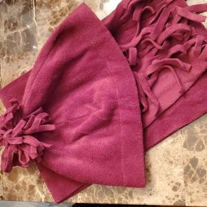 Burgundy hat and scarf set
